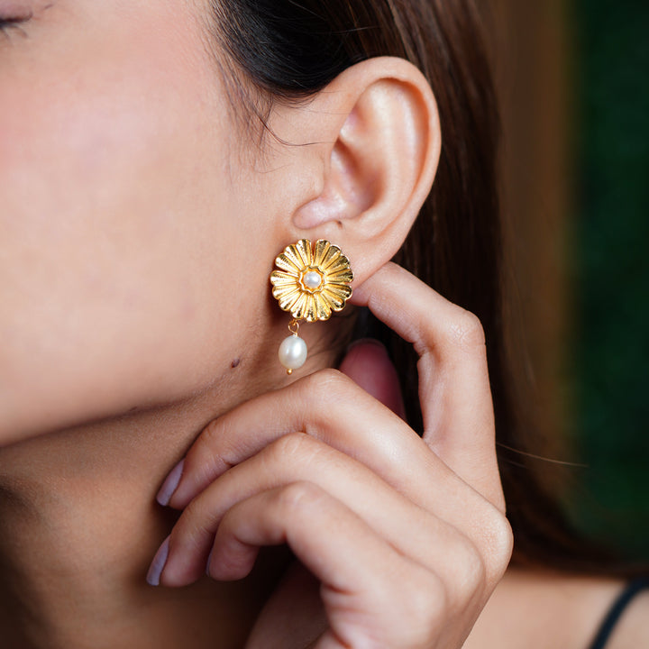 Sun Flower Pearl Earring