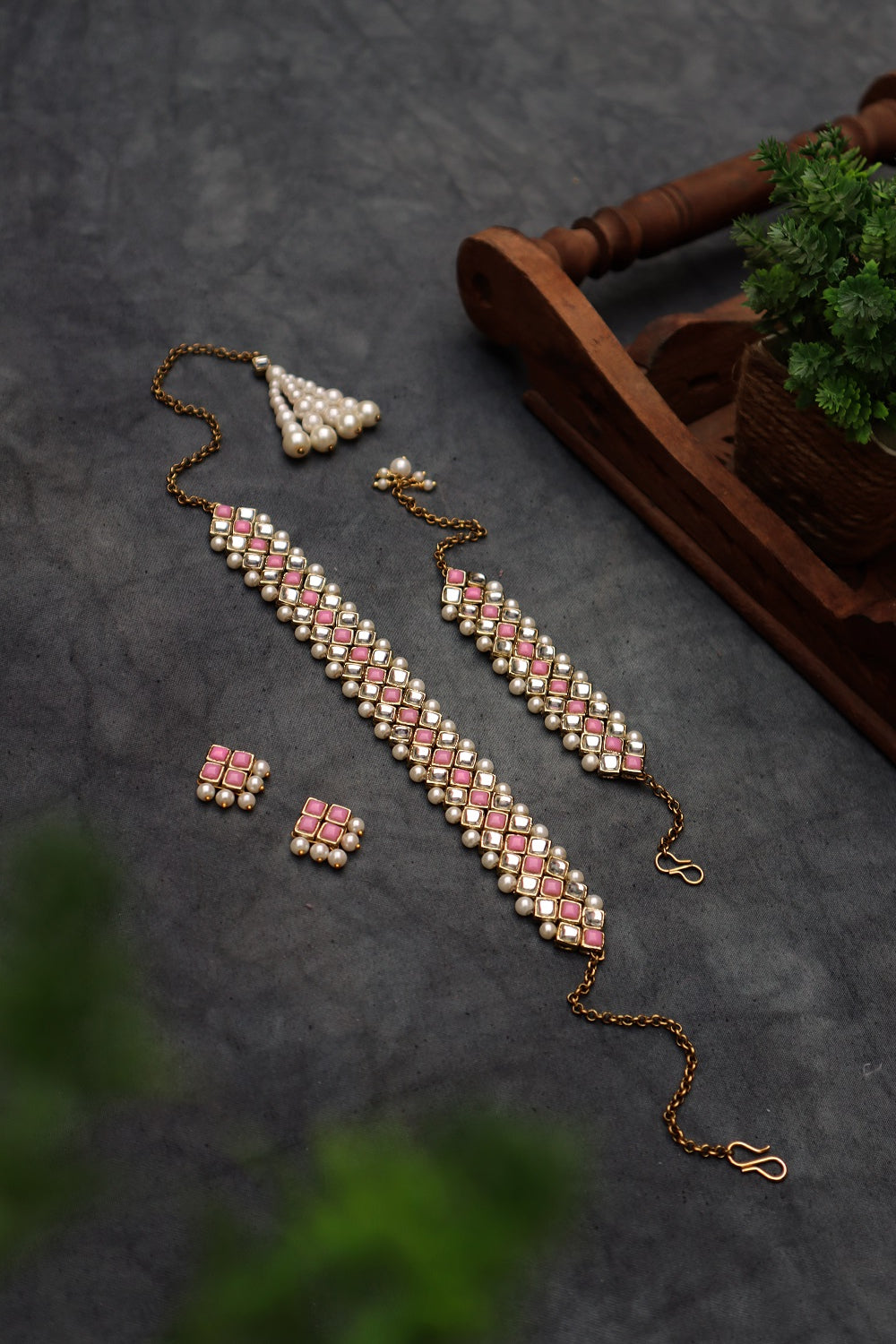 Kundan and Pearl Choker Necklace Set With Bracelet