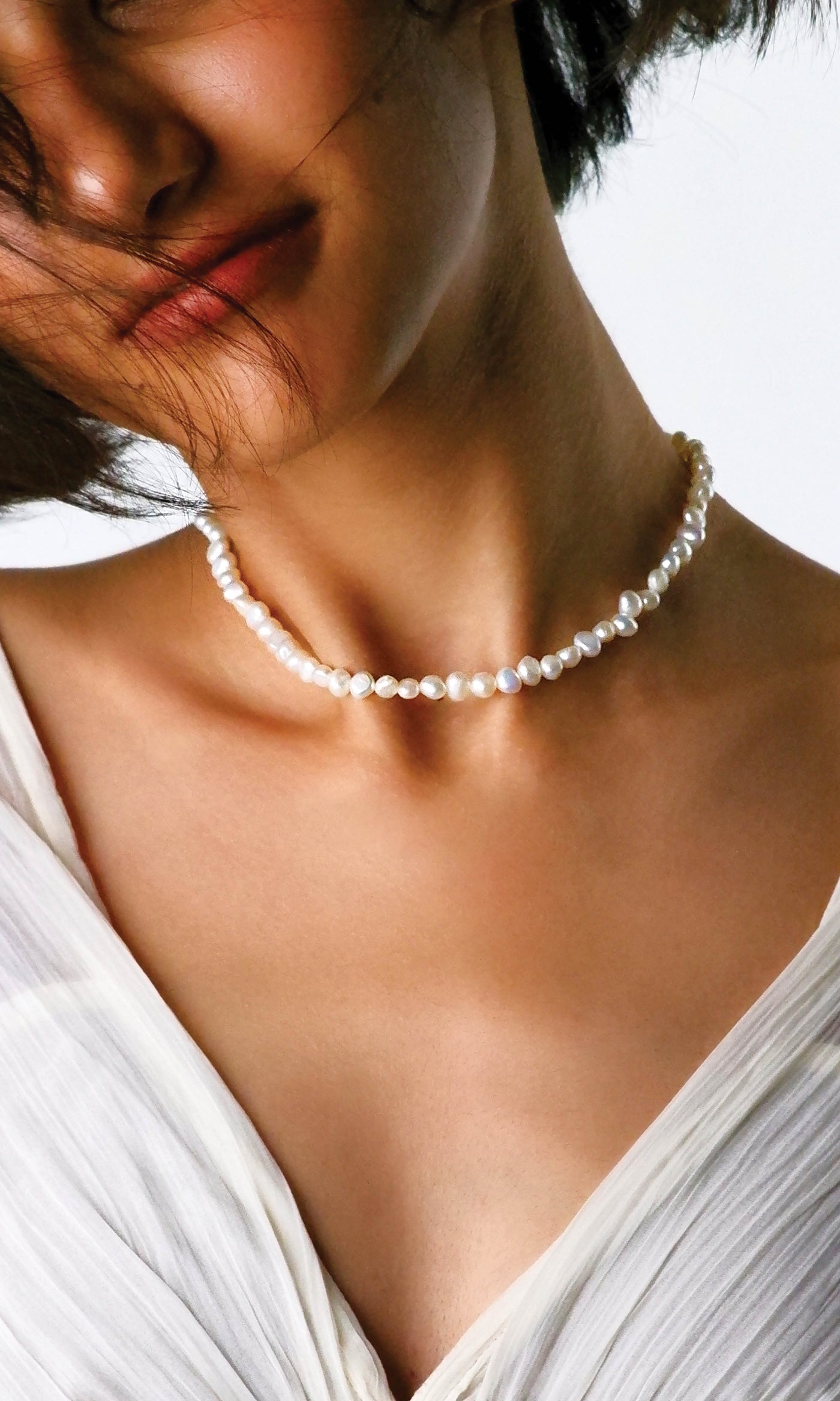 Pearl neckpiece