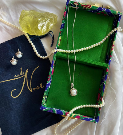 Pearl Necklace Gift Set
