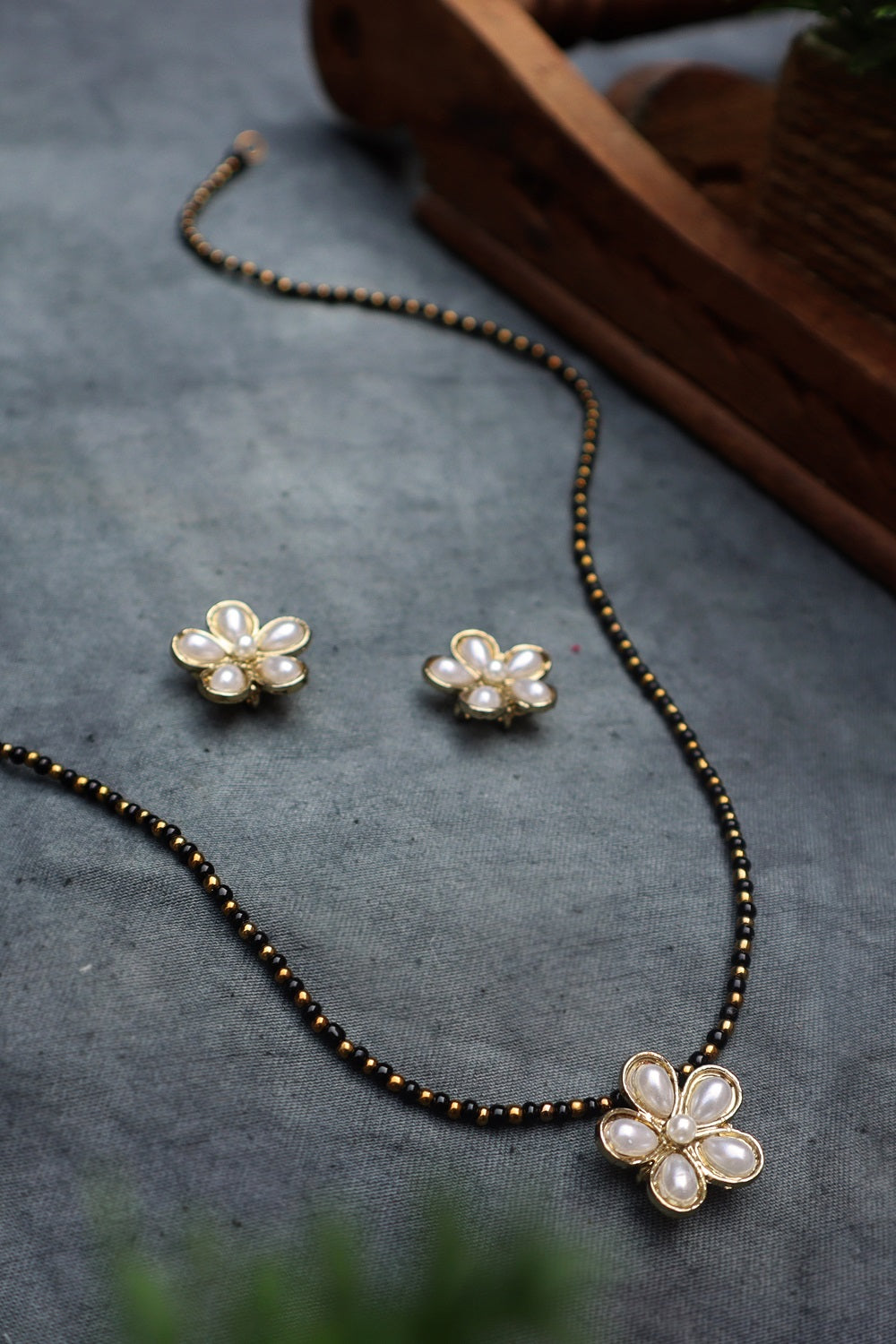 Flower Mangalsutra Necklace Set- Pearl