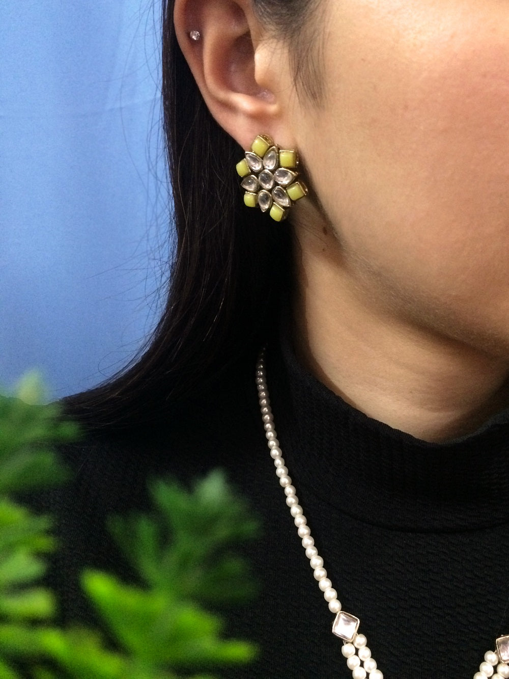 Kundan Pendant and Earrings Set