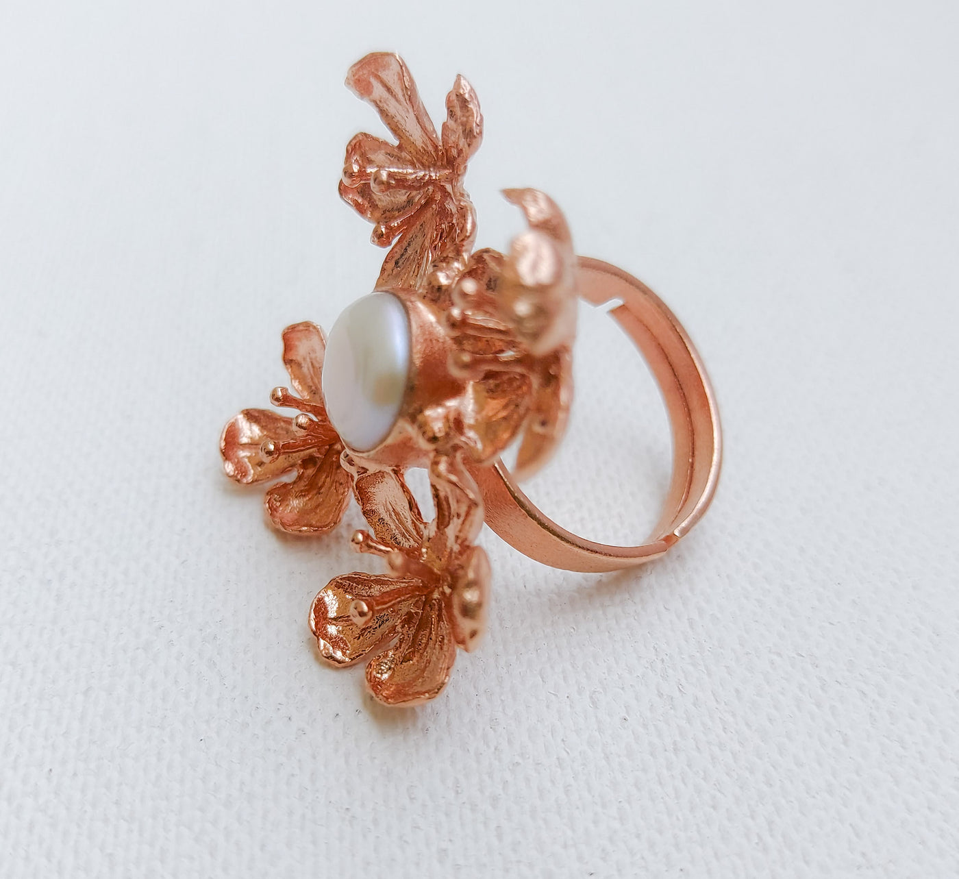 Floral & Pearl Ring